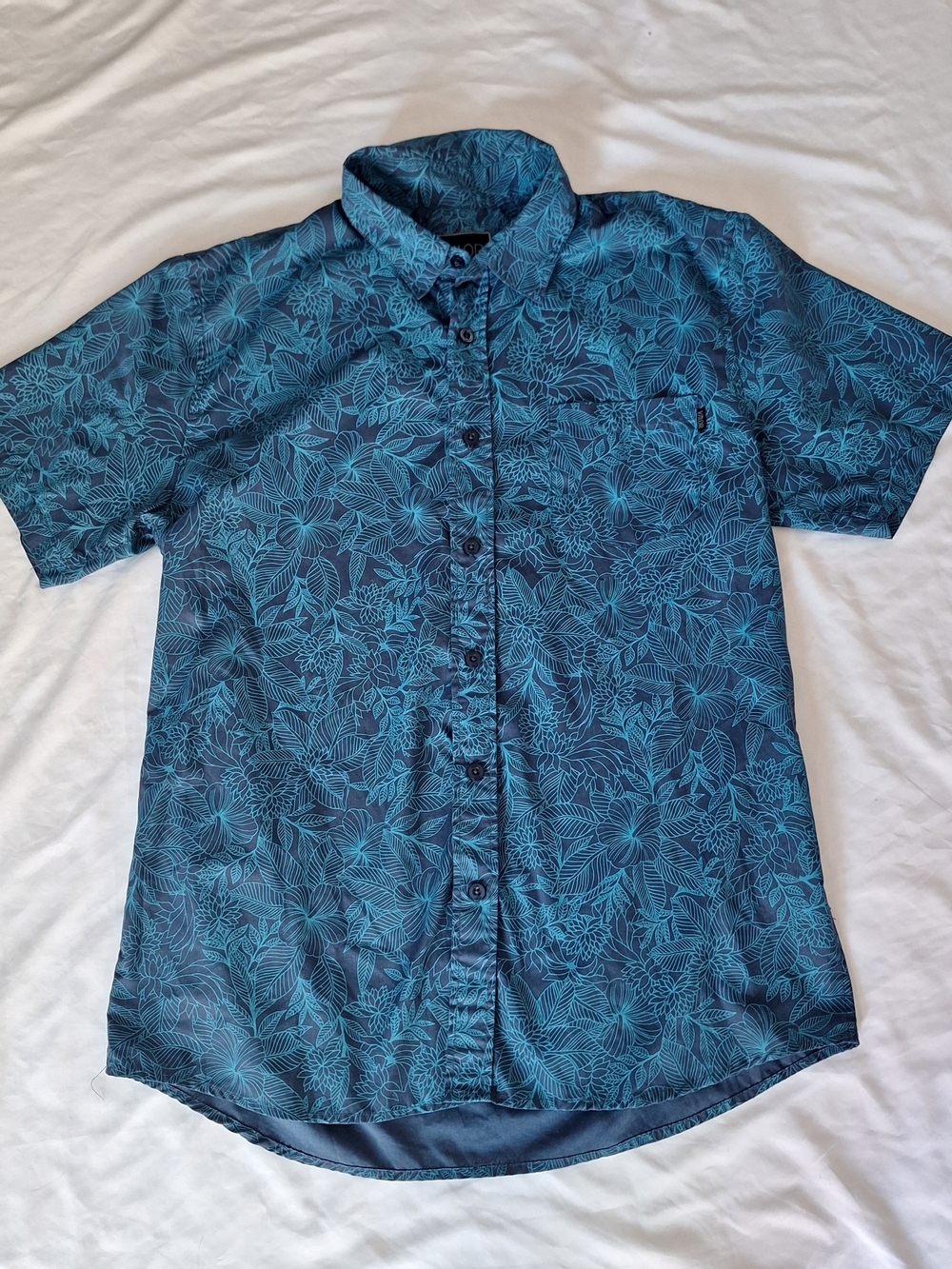 Valor Collective Mens Button Down Blue And Teal Hawaiian Floral Pattern Shirt L